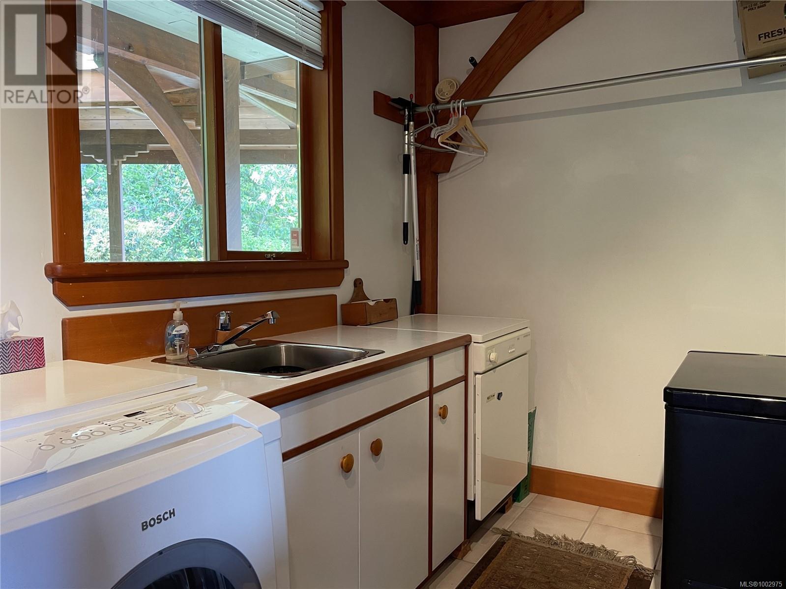 1027&1033 West Rd, Quadra Island, British Columbia  V0P 1N0 - Photo 14 - 1002975