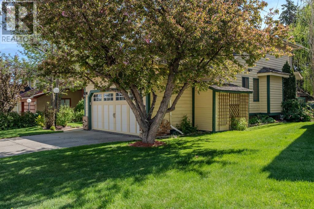 9305 Santana Crescent Nw, Calgary, Alberta  T3K 3P3 - Photo 3 - A2224748