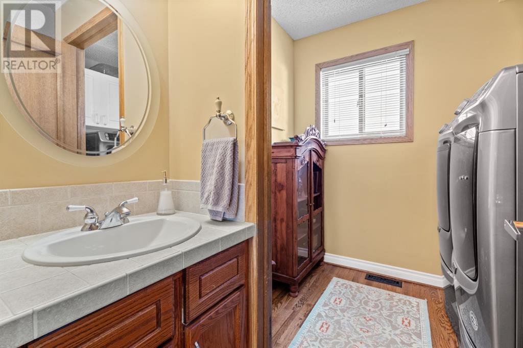 9305 Santana Crescent Nw, Calgary, Alberta  T3K 3P3 - Photo 10 - A2224748