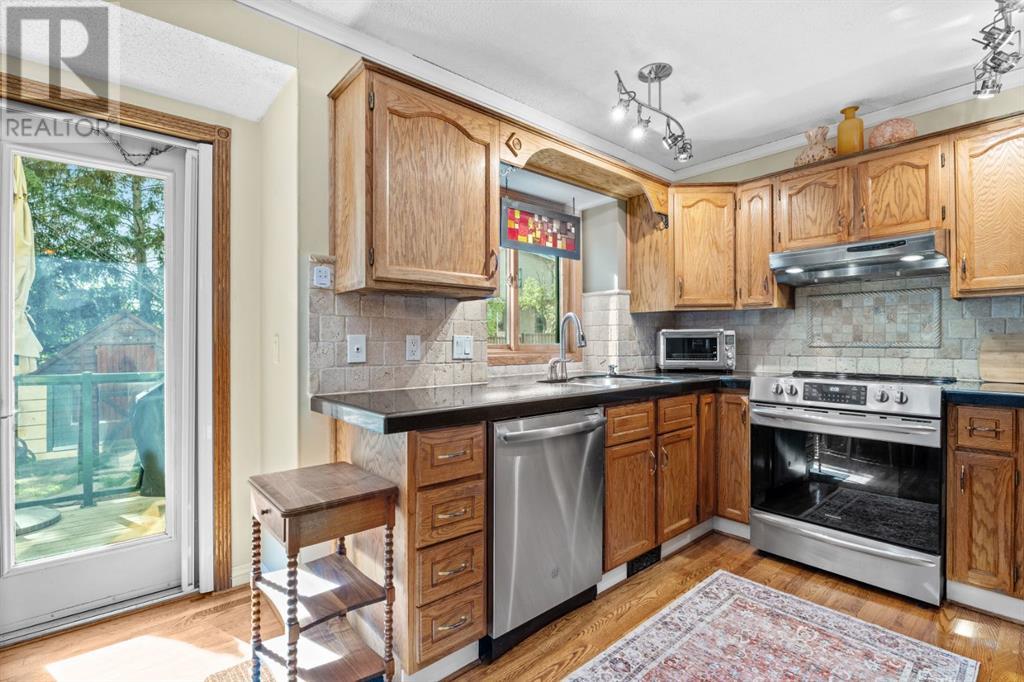 9305 Santana Crescent Nw, Calgary, Alberta  T3K 3P3 - Photo 14 - A2224748