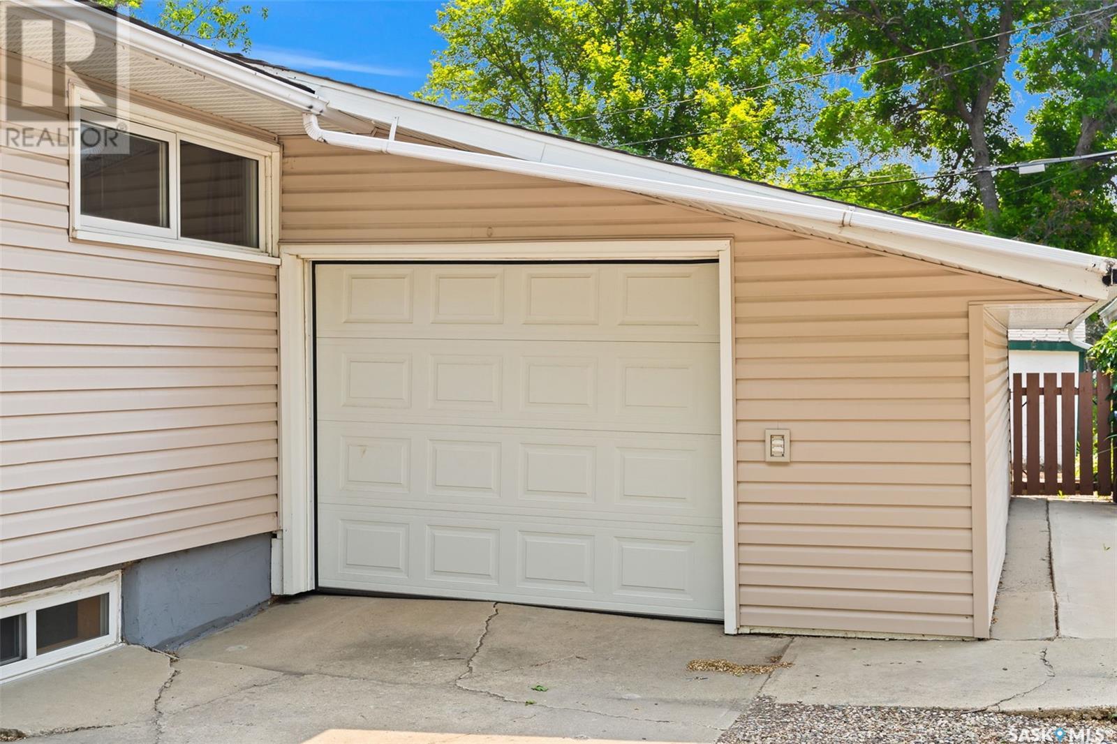 1307 Dover Avenue, Regina, Saskatchewan  S4R 0L6 - Photo 39 - SK009124