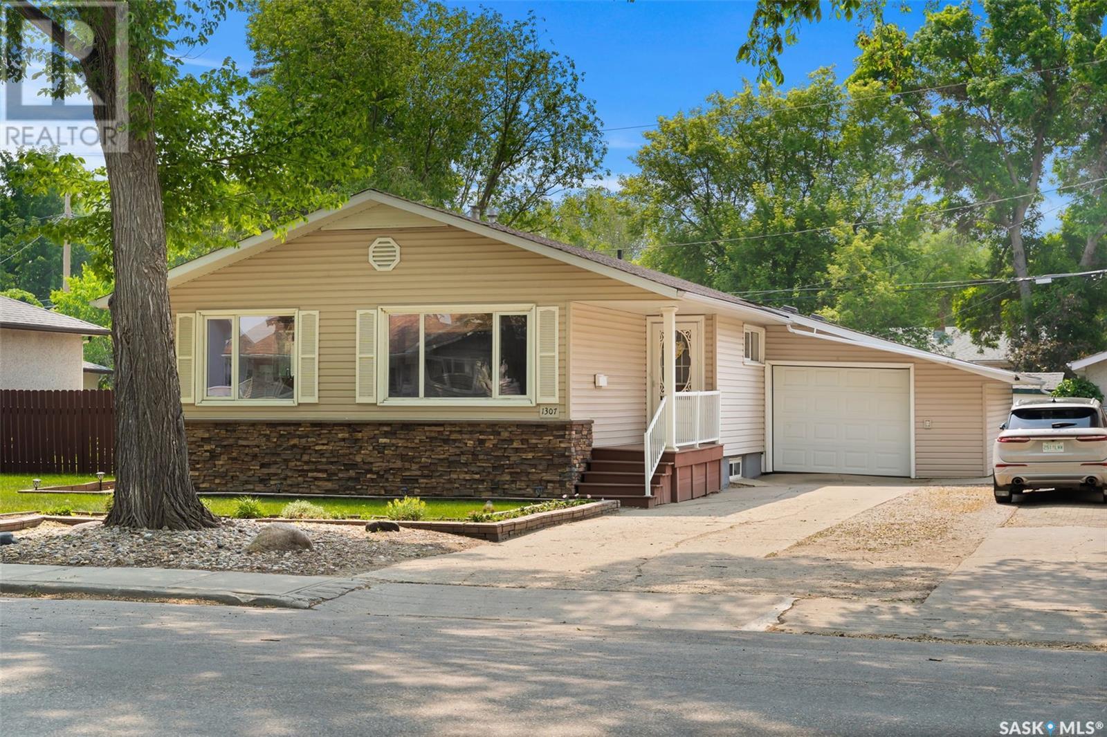 1307 Dover Avenue, Regina, Saskatchewan  S4R 0L6 - Photo 40 - SK009124