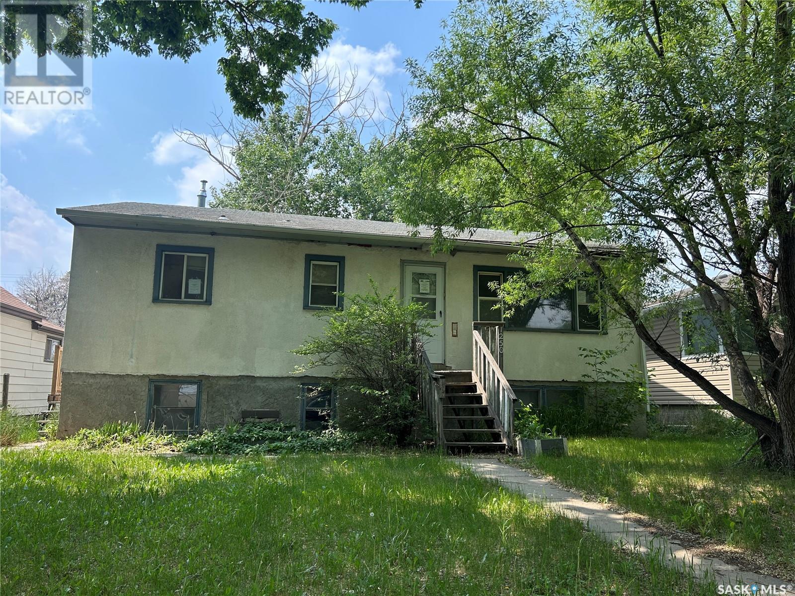 1250 Lindsay STREET, regina, Saskatchewan