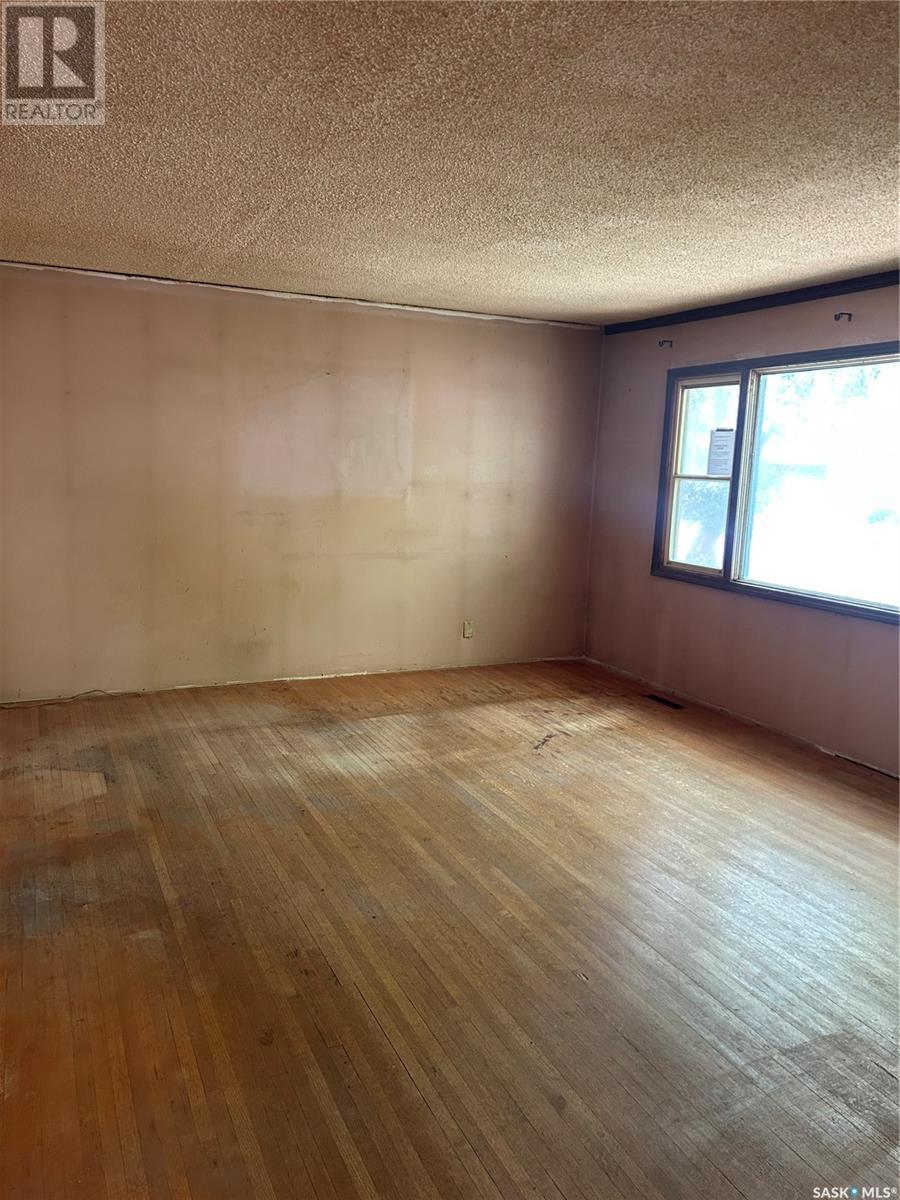1250 Lindsay Street, Regina, Saskatchewan  S4N 3B3 - Photo 2 - SK009123