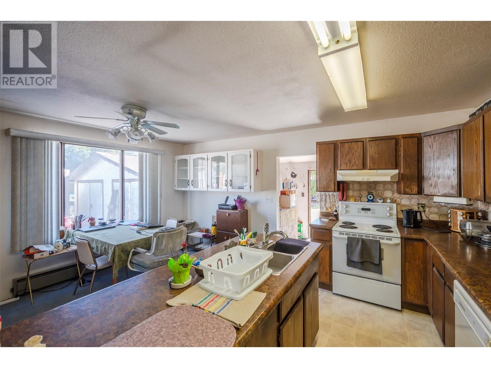 5805 Okanagan Street, Oliver, British Columbia  V0H 1T0 - Photo 17 - 10351470