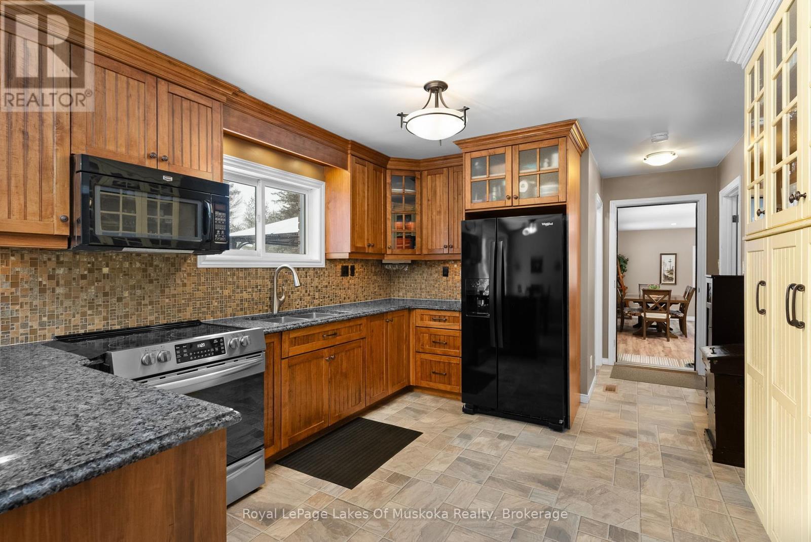 128 Cheer Lake Road, Strong, Ontario  P0A 1X0 - Photo 6 - X12154412
