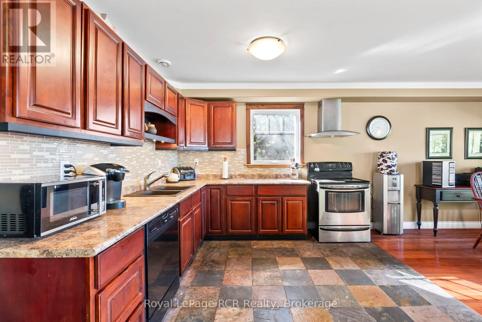 149 Glendale Airport Road, Chatsworth, Ontario N0H 1R0 - Photo 23 - X12177684