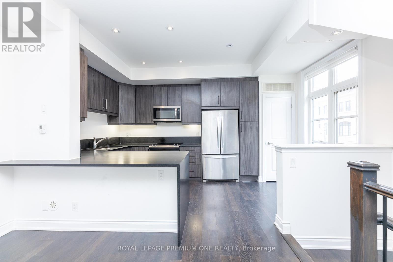 1 - 20 Salvador Allende Court, Toronto, Ontario  M6G 0A3 - Photo 10 - C12213015