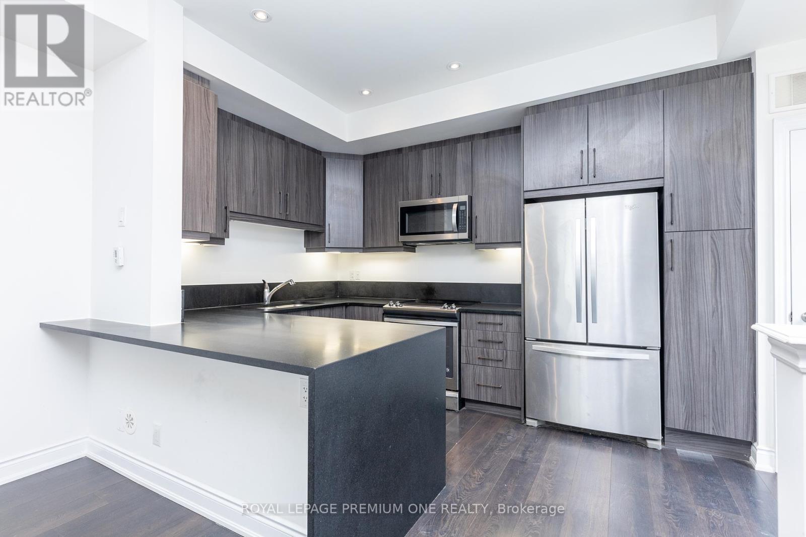 1 - 20 Salvador Allende Court, Toronto, Ontario  M6G 0A3 - Photo 11 - C12213015