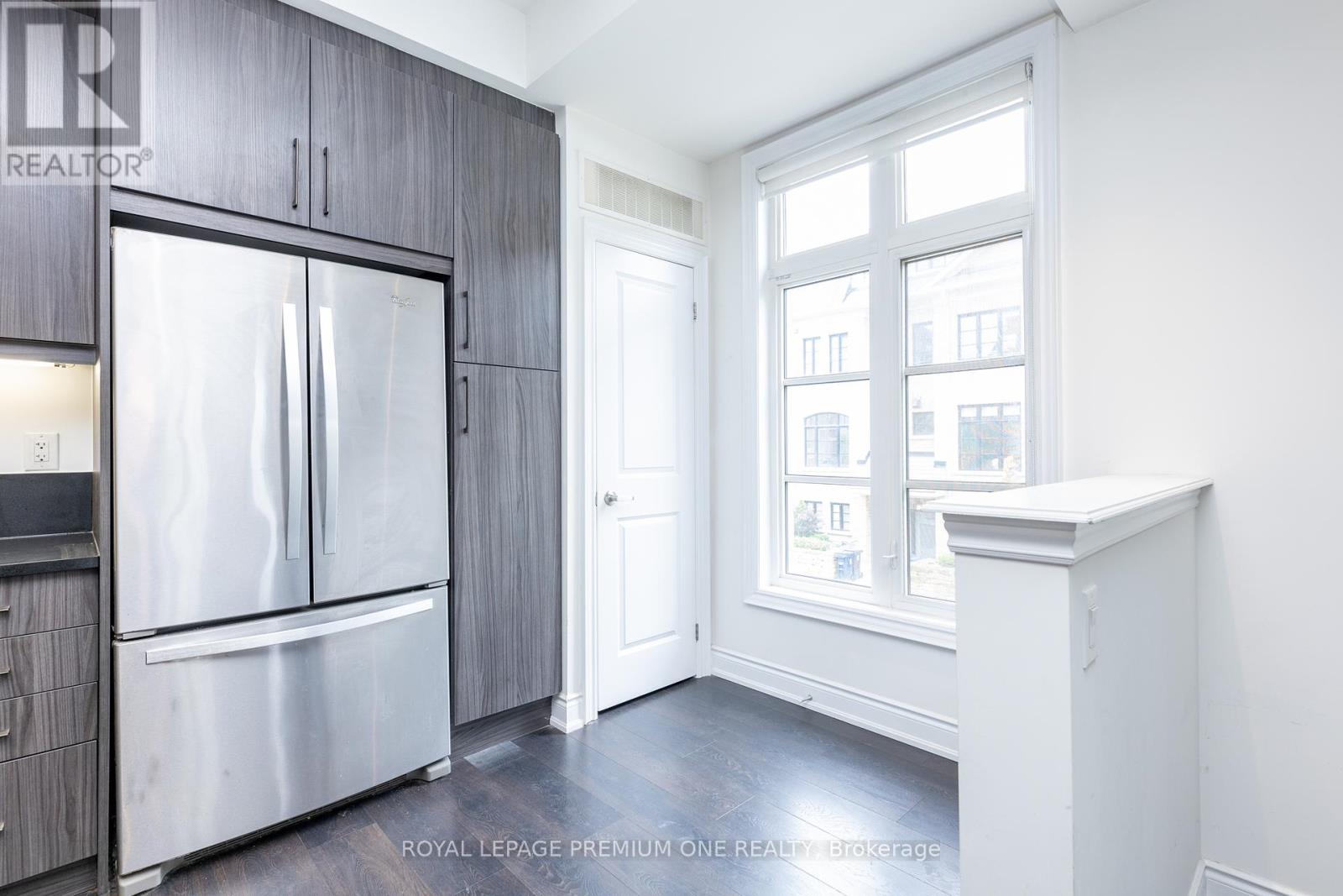 1 - 20 Salvador Allende Court, Toronto, Ontario  M6G 0A3 - Photo 12 - C12213015