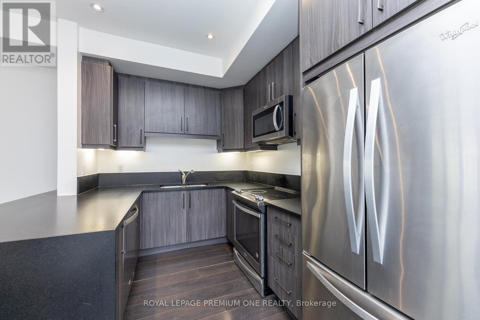 1 - 20 Salvador Allende Court, Toronto, Ontario  M6G 0A3 - Photo 13 - C12213015
