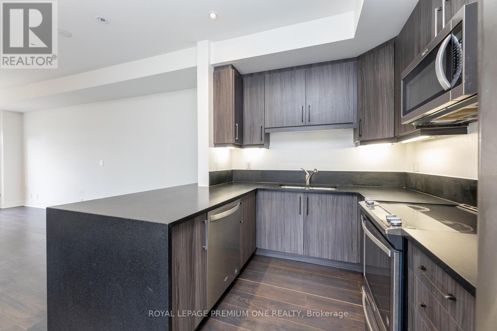 1 - 20 Salvador Allende Court, Toronto, Ontario  M6G 0A3 - Photo 14 - C12213015