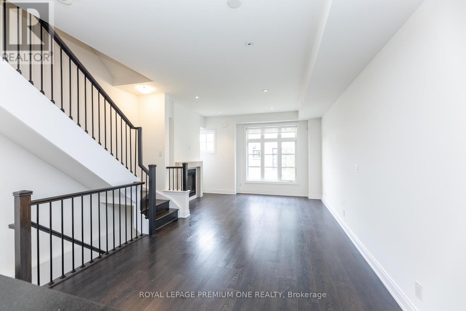 1 - 20 Salvador Allende Court, Toronto, Ontario  M6G 0A3 - Photo 17 - C12213015