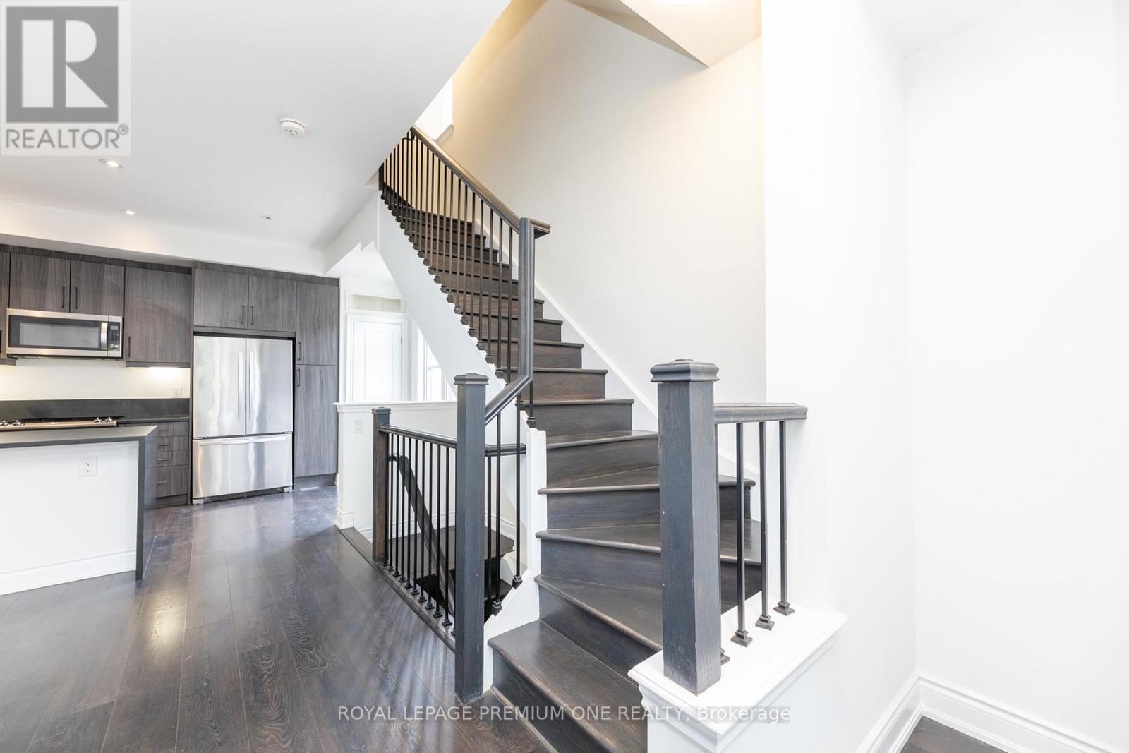 1 - 20 Salvador Allende Court, Toronto, Ontario  M6G 0A3 - Photo 19 - C12213015