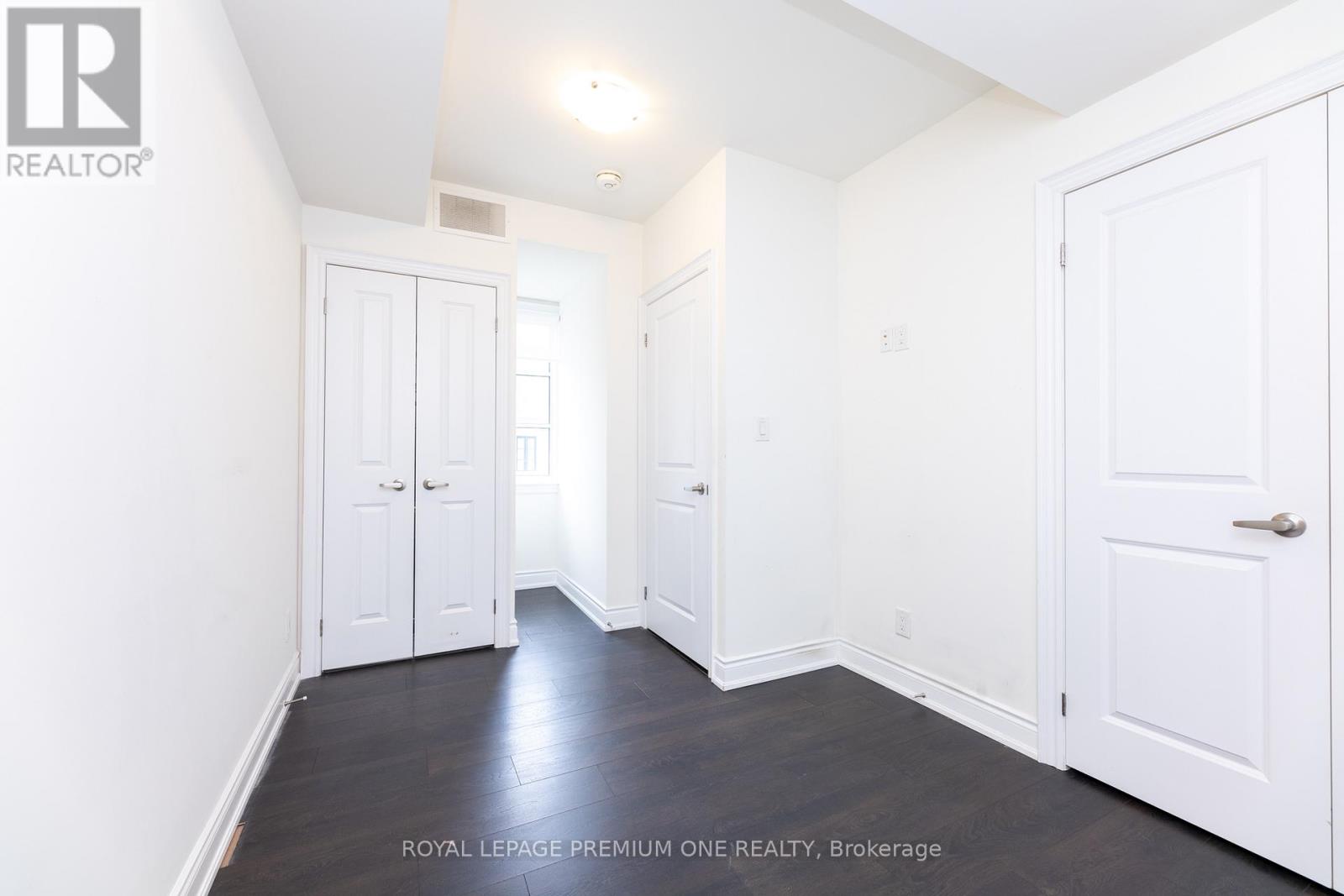 1 - 20 Salvador Allende Court, Toronto, Ontario  M6G 0A3 - Photo 22 - C12213015