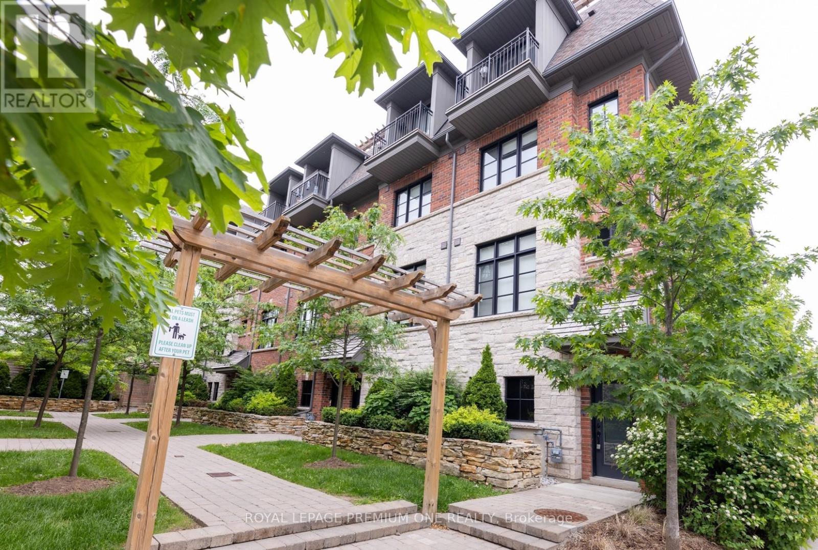 1 - 20 Salvador Allende Court, Toronto, Ontario  M6G 0A3 - Photo 5 - C12213015