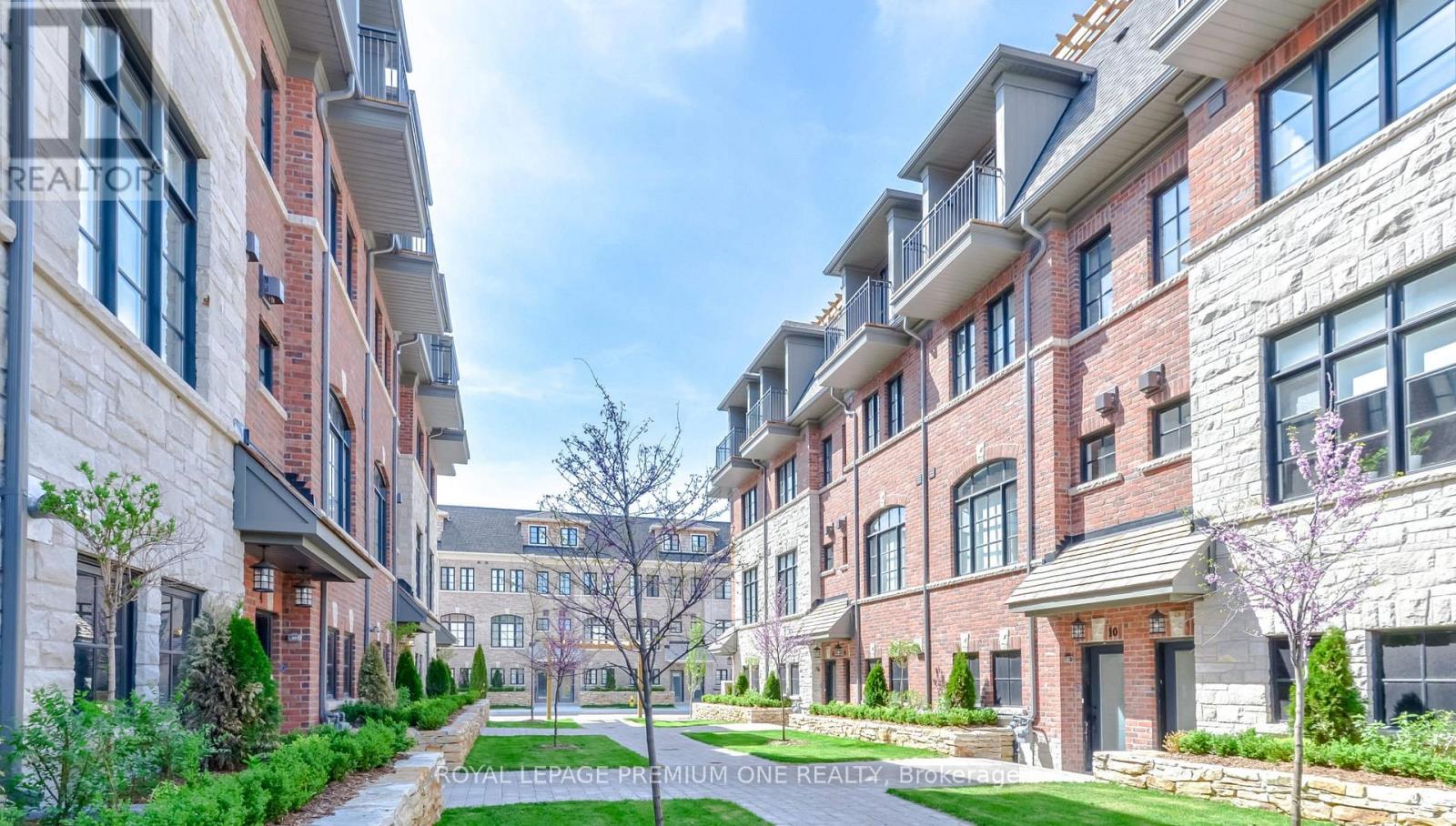 1 - 20 Salvador Allende Court, Toronto, Ontario  M6G 0A3 - Photo 7 - C12213015