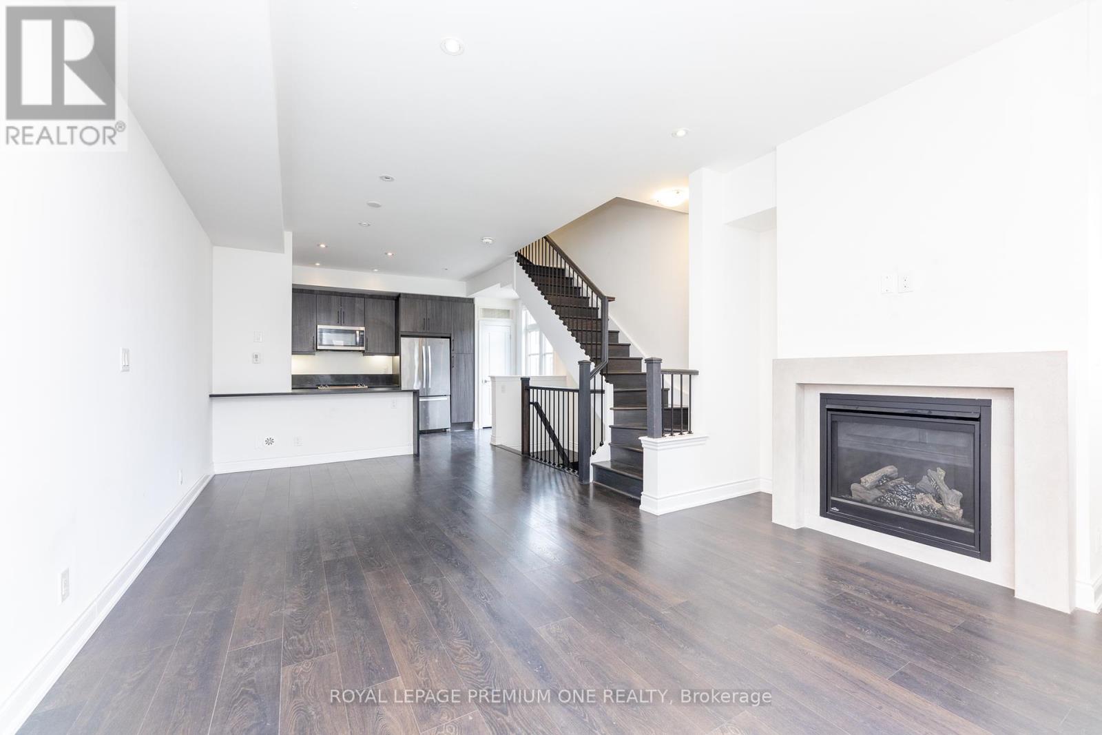 1 - 20 Salvador Allende Court, Toronto, Ontario  M6G 0A3 - Photo 9 - C12213015