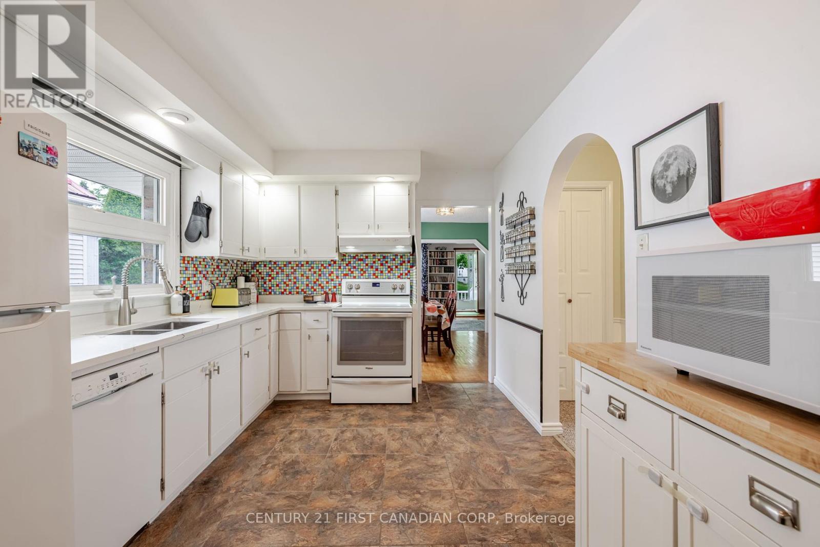 144 Emerson Avenue, London South (South I), Ontario  N5Z 3L6 - Photo 21 - X12212246
