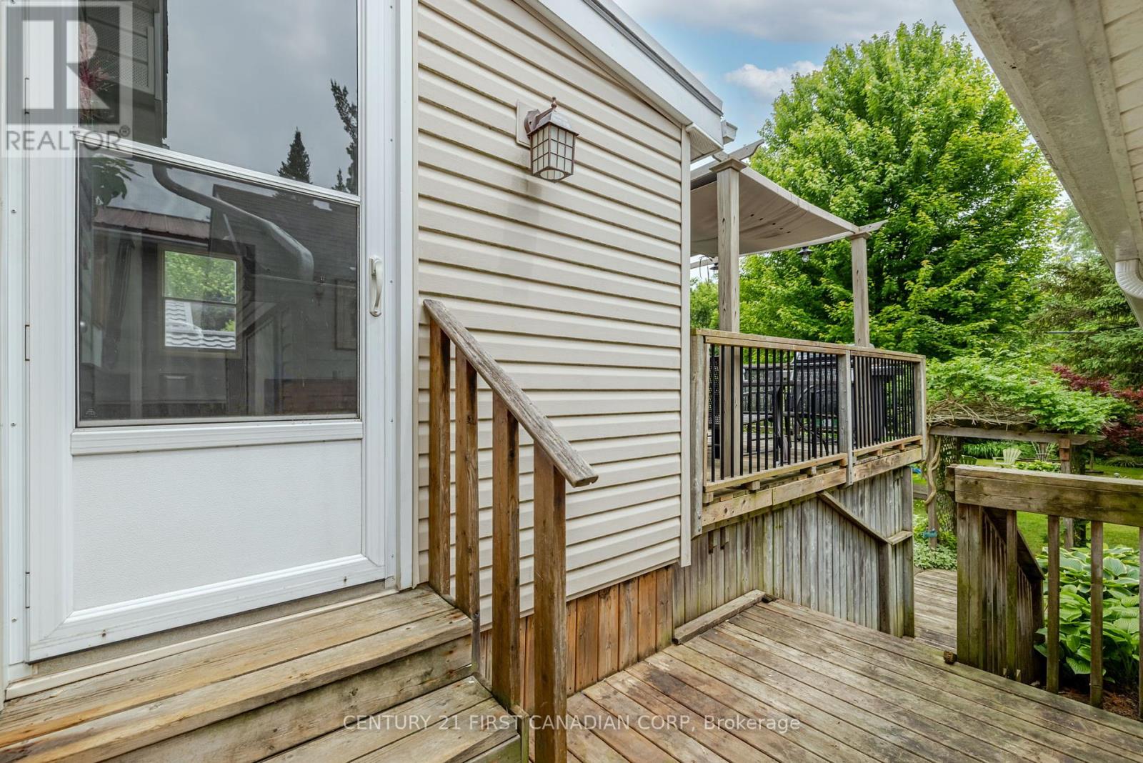 144 Emerson Avenue, London South (South I), Ontario  N5Z 3L6 - Photo 34 - X12212246