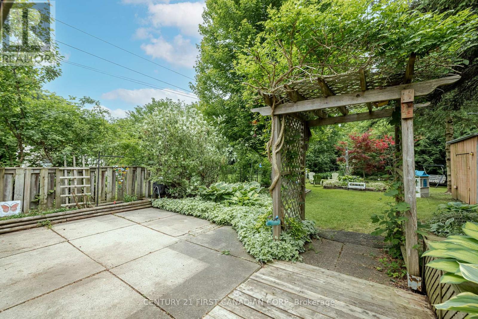 144 Emerson Avenue, London South (South I), Ontario  N5Z 3L6 - Photo 38 - X12212246