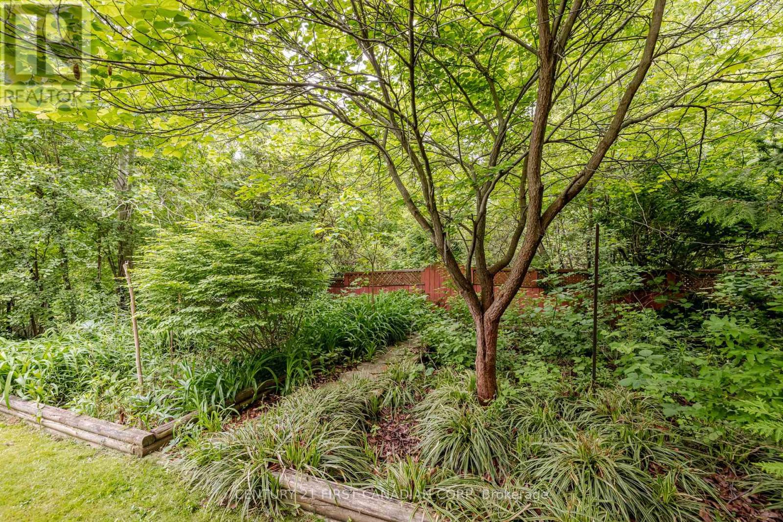 144 Emerson Avenue, London South (South I), Ontario  N5Z 3L6 - Photo 43 - X12212246