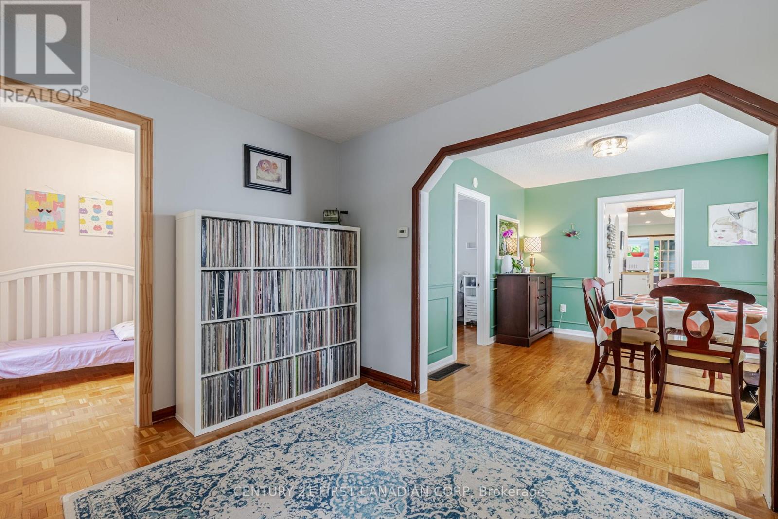 144 Emerson Avenue, London South (South I), Ontario  N5Z 3L6 - Photo 9 - X12212246