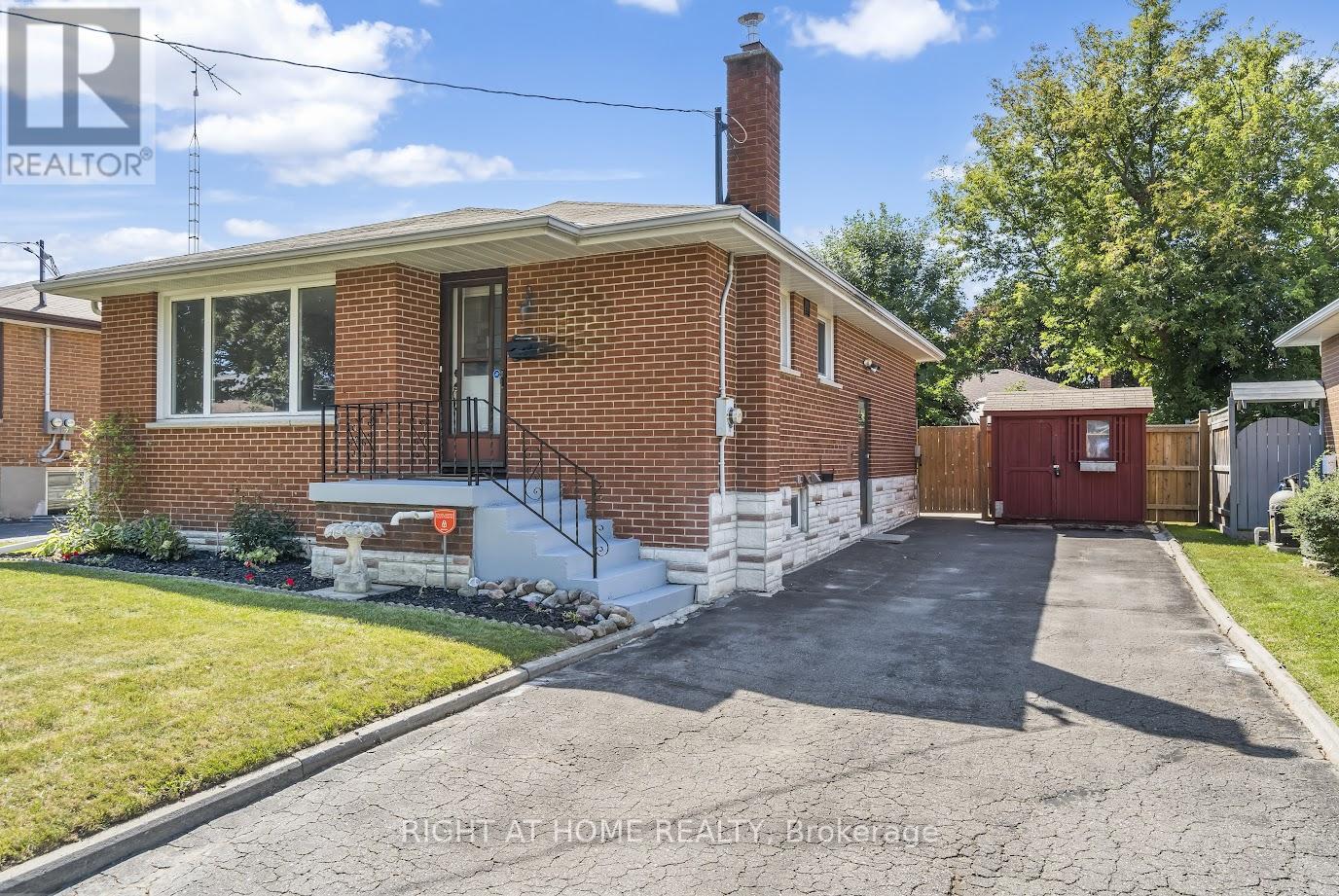 BASEMENT - 256 LINDEN STREET, Oshawa, Ontario
