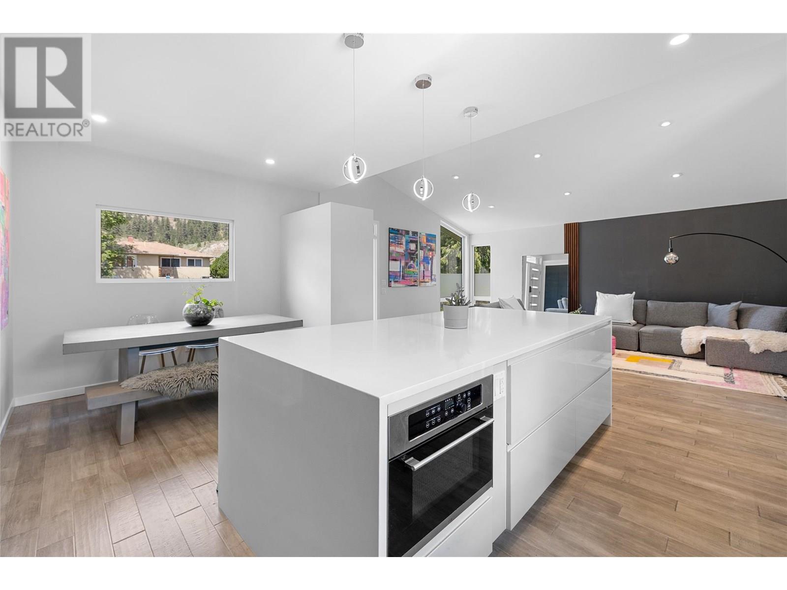 611 Oxford Avenue, Kelowna, British Columbia  V1Y 7L6 - Photo 16 - 10351573