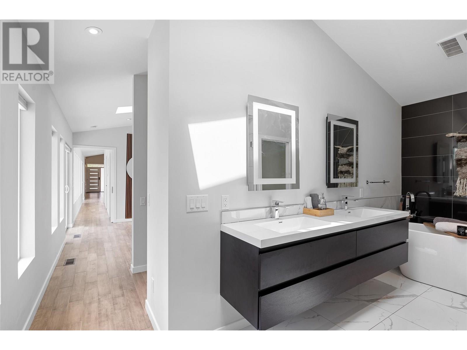 611 Oxford Avenue, Kelowna, British Columbia  V1Y 7L6 - Photo 31 - 10351573