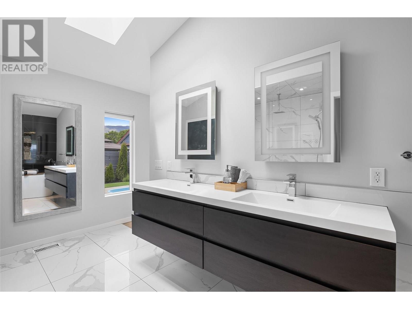 611 Oxford Avenue, Kelowna, British Columbia  V1Y 7L6 - Photo 34 - 10351573