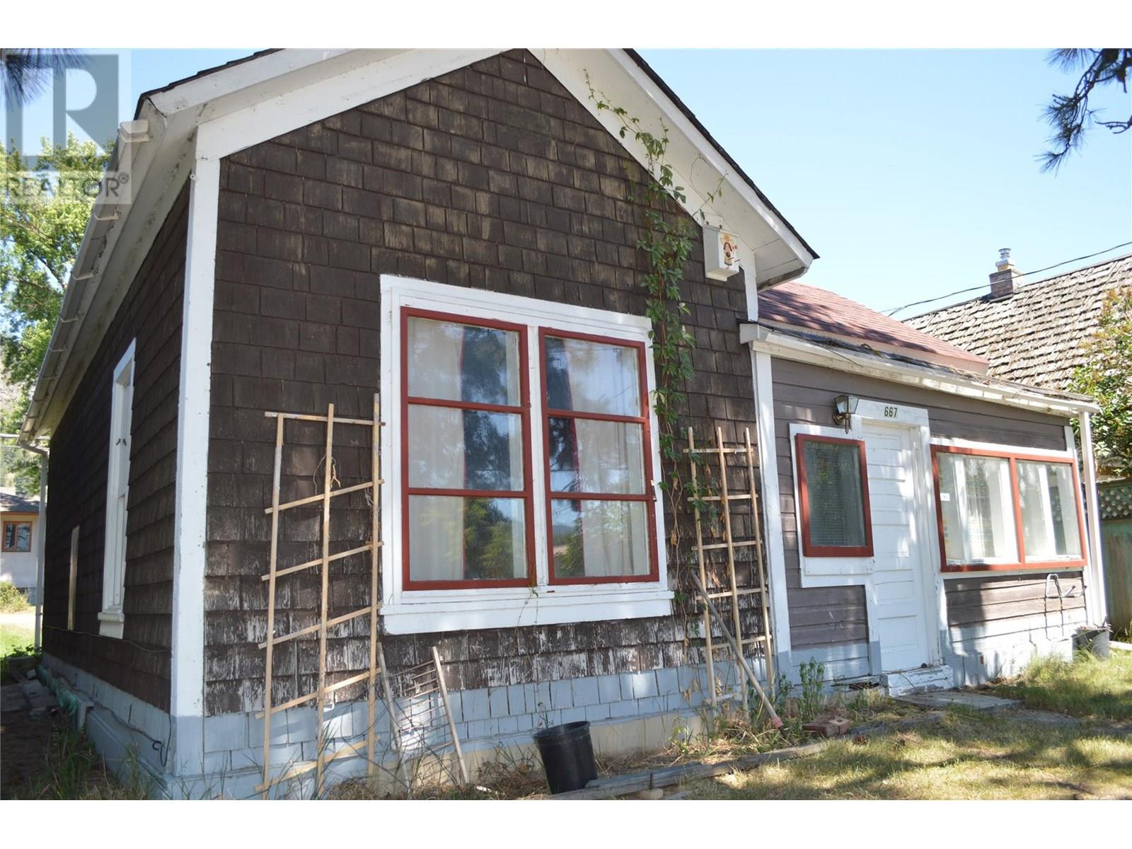 667 72nd Avenue, Grand Forks, British Columbia