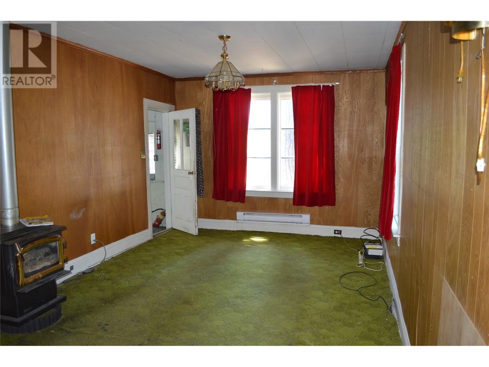 667 72nd Avenue, Grand Forks, British Columbia  V0H 1H0 - Photo 12 - 10351552