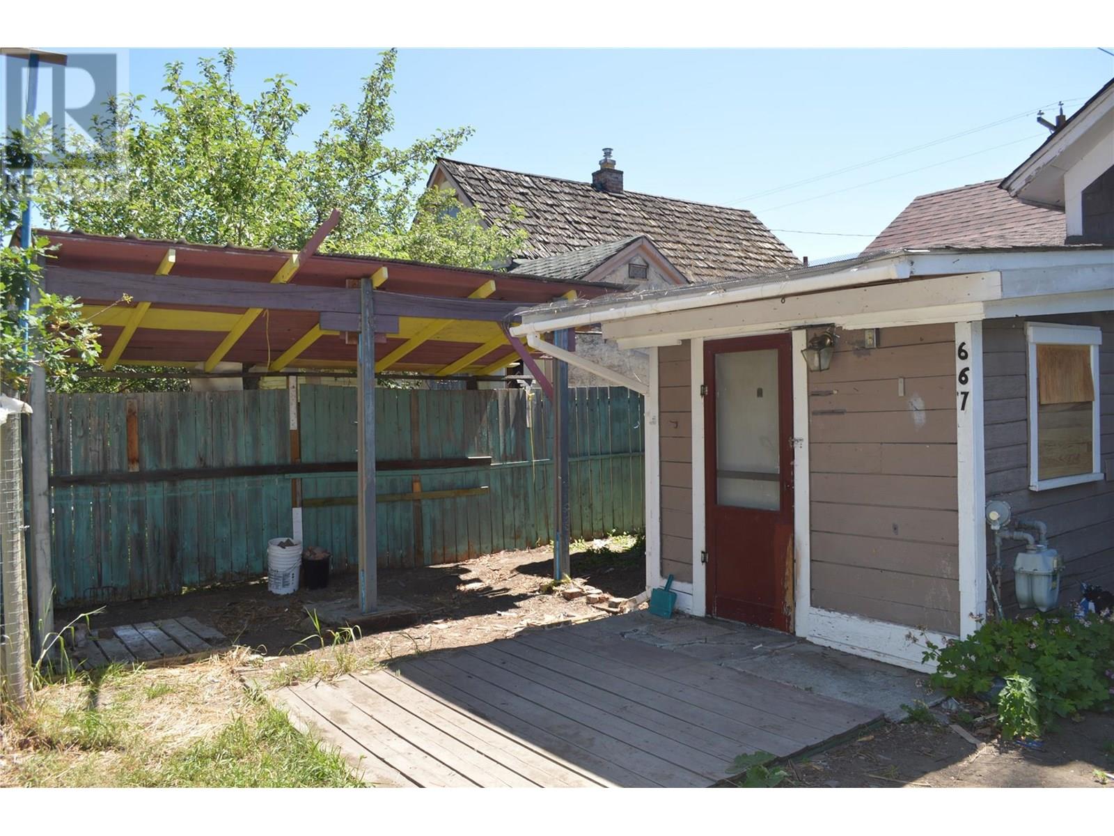 667 72nd Avenue, Grand Forks, British Columbia  V0H 1H0 - Photo 5 - 10351552