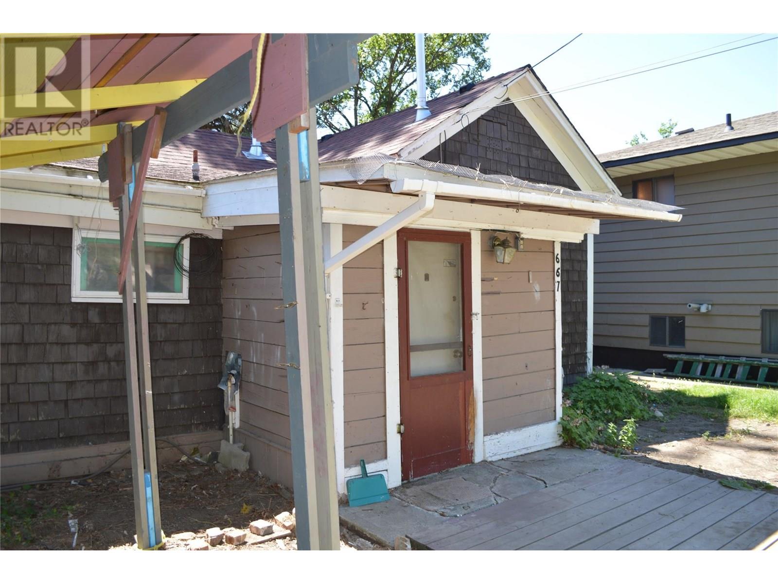667 72nd Avenue, Grand Forks, British Columbia  V0H 1H0 - Photo 6 - 10351552