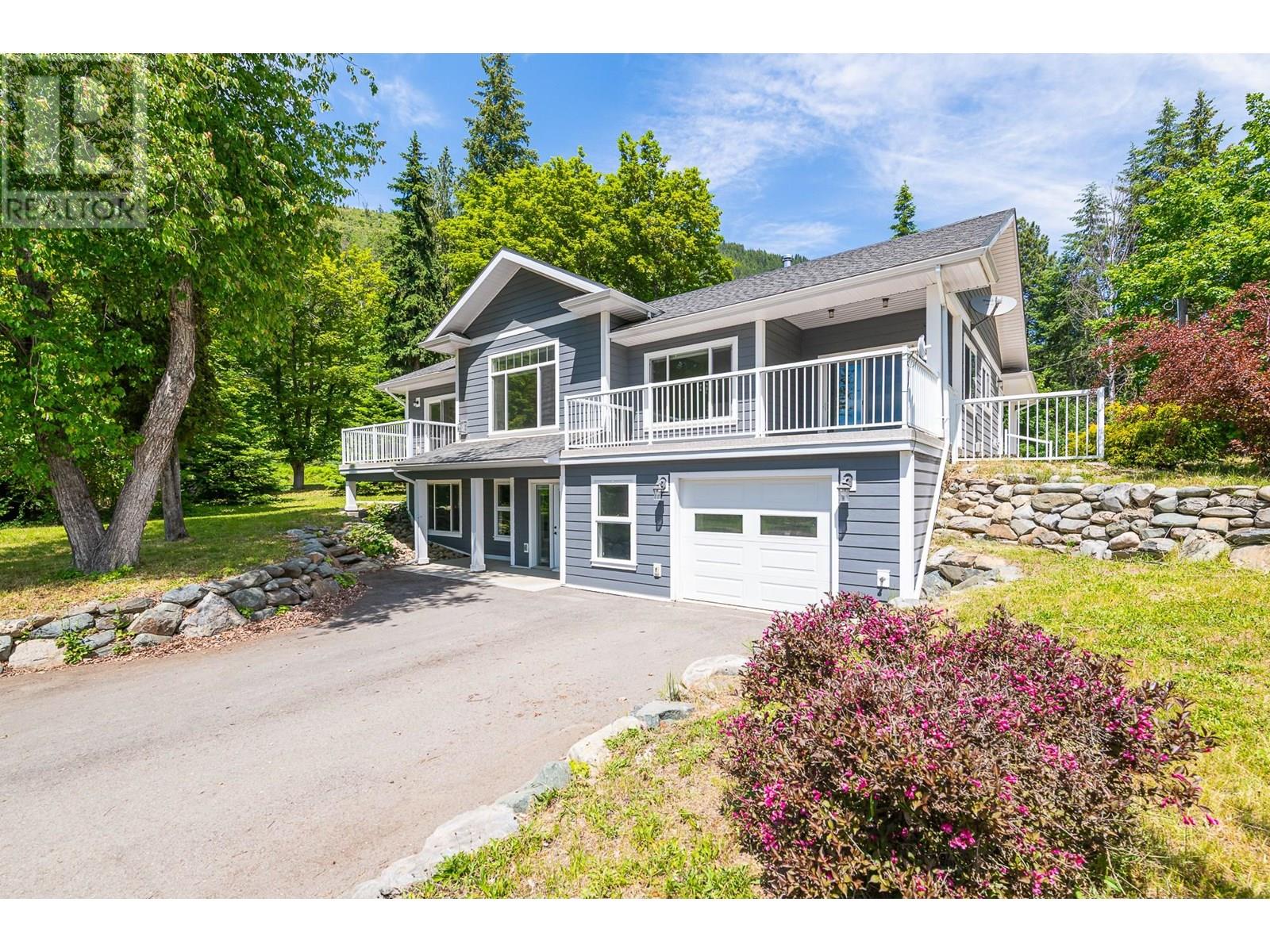 5510 Cory Road, Wynndel, British Columbia  V0B 2N0 - Photo 2 - 10351537