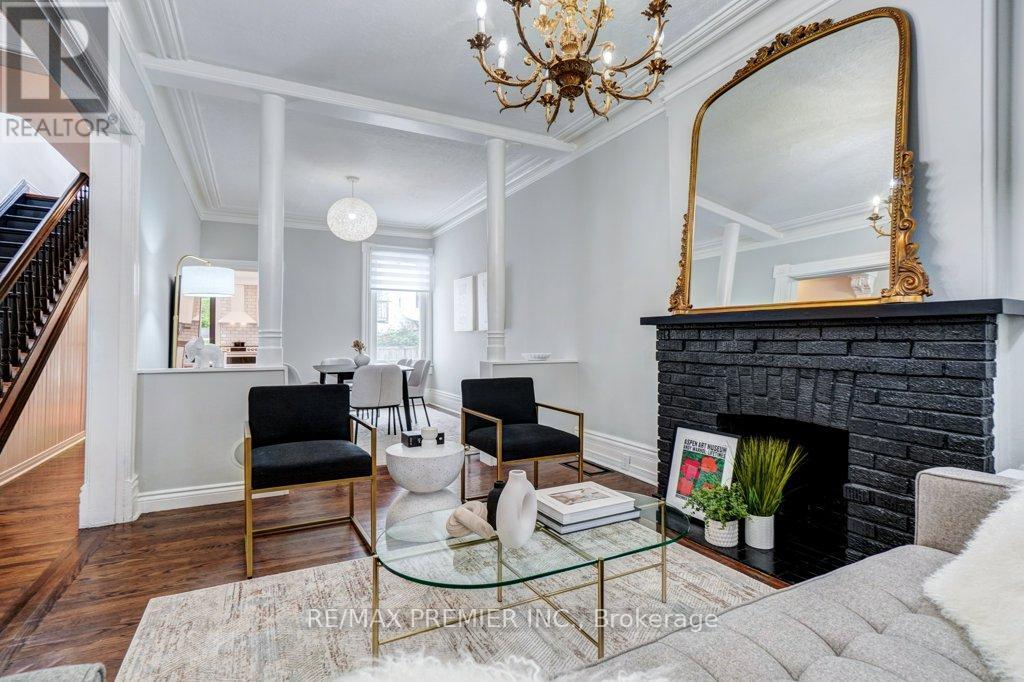 1 Gwynne Avenue, Toronto, Ontario  M6K 2C2 - Photo 11 - W12182363