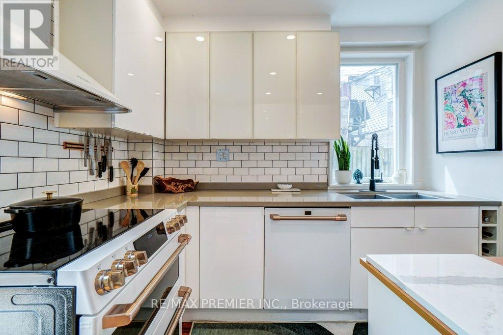 1 Gwynne Avenue, Toronto, Ontario  M6K 2C2 - Photo 17 - W12182363