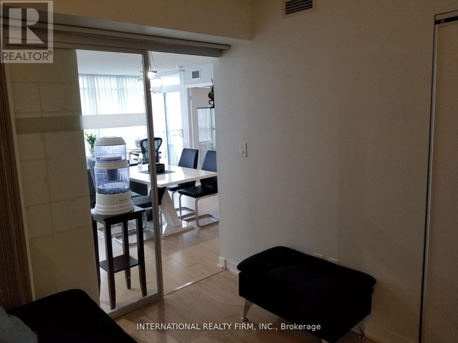 1607 - 10 Capreol Court, Toronto, Ontario  M5V 4B3 - Photo 12 - C12183466