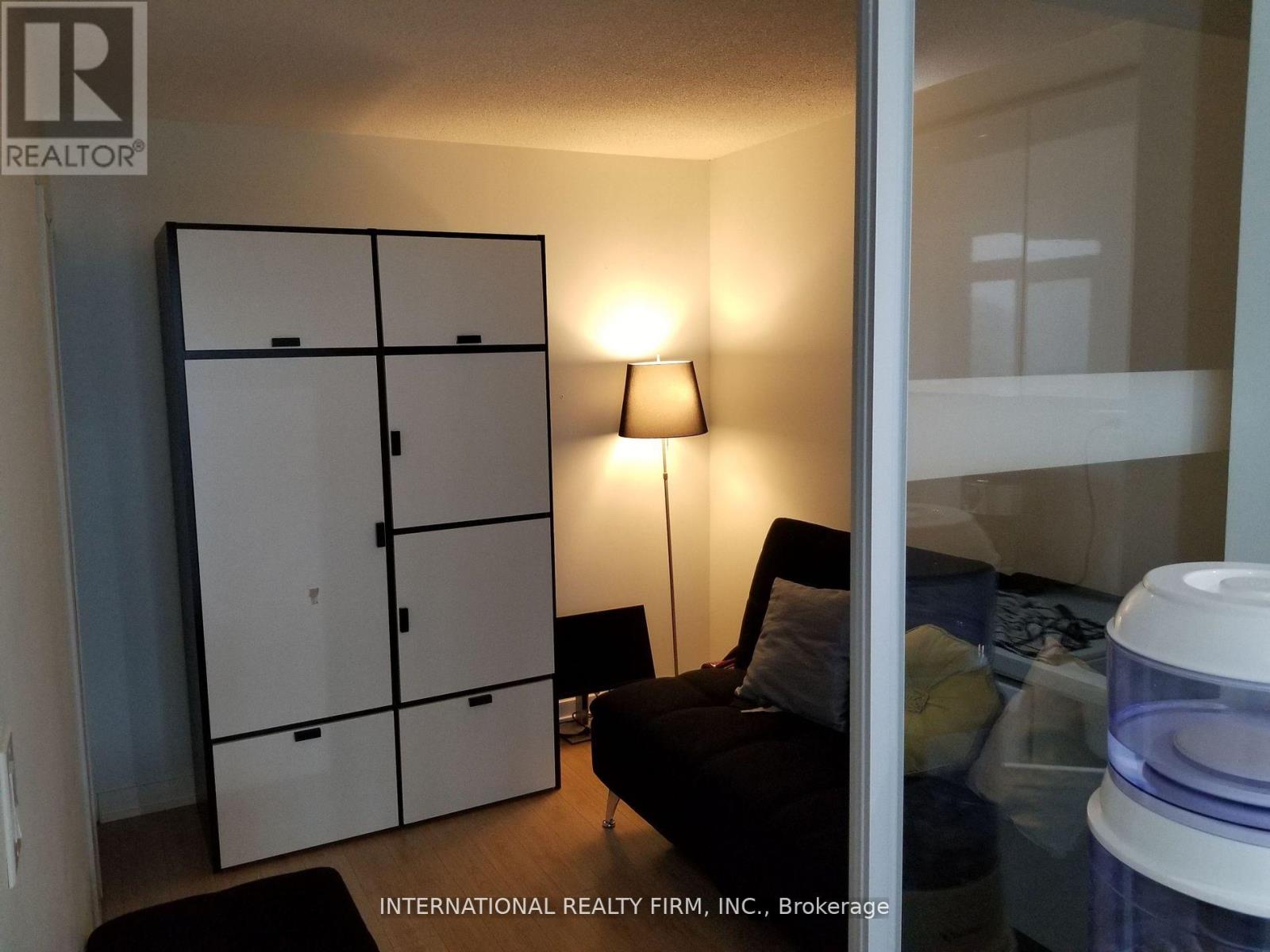 1607 - 10 Capreol Court, Toronto, Ontario  M5V 4B3 - Photo 11 - C12183466