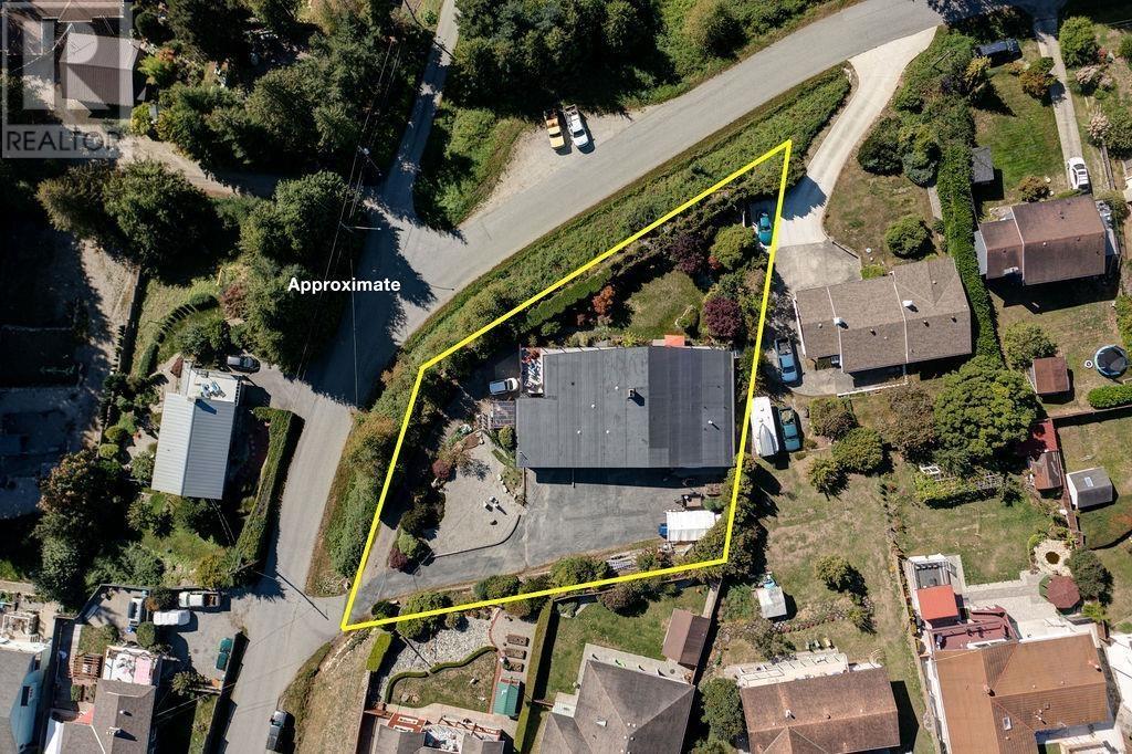 5158 Chapman Road, Sechelt, British Columbia  V7Z 0B7 - Photo 6 - R3014181