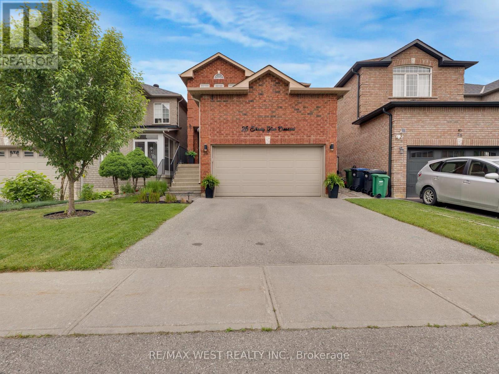 26 Shady Glen Crescent, Caledon, Ontario  L7E 2K4 - Photo 3 - W12211367