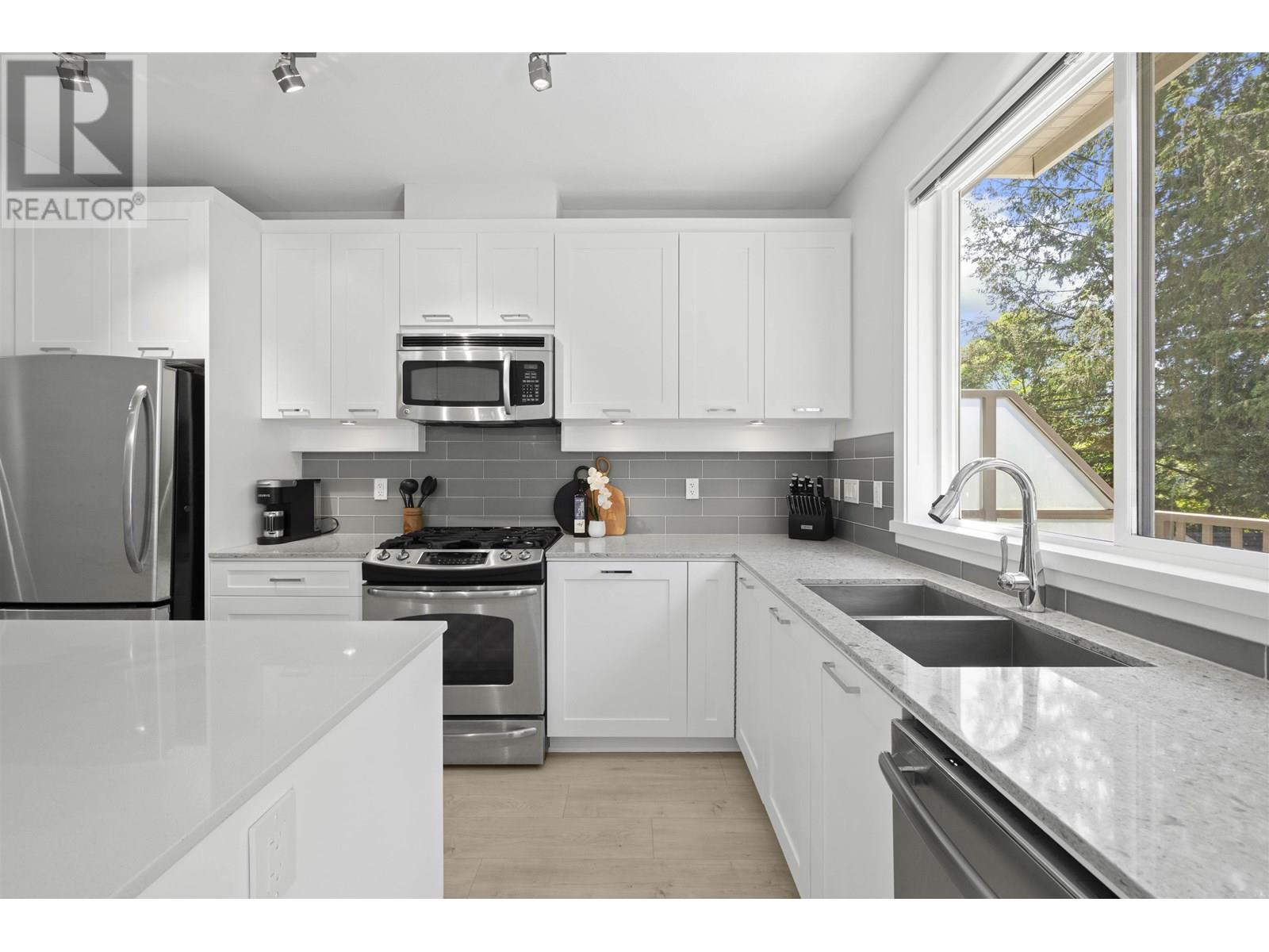 3 3395 Galloway Avenue, Coquitlam, British Columbia  V3E 0H2 - Photo 3 - R3013841