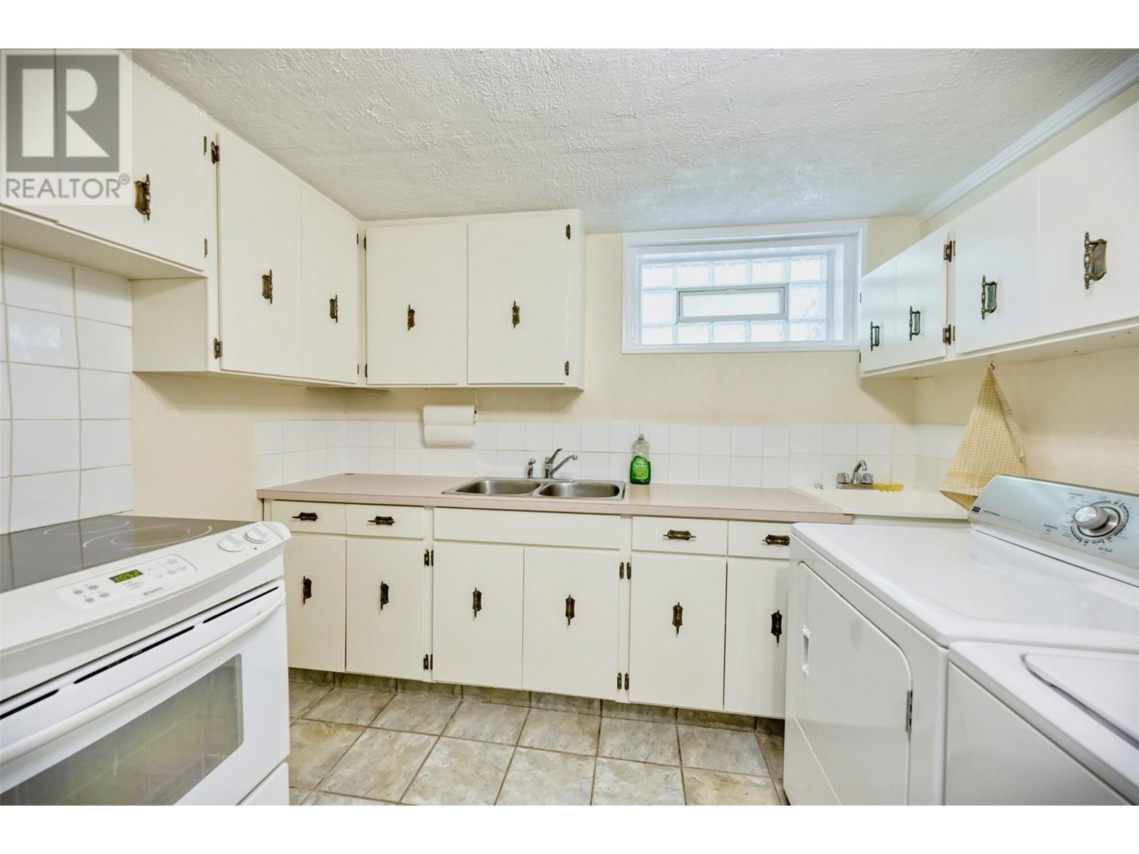 8014 89th Street, Osoyoos, British Columbia  V0H 1V1 - Photo 20 - 10351354