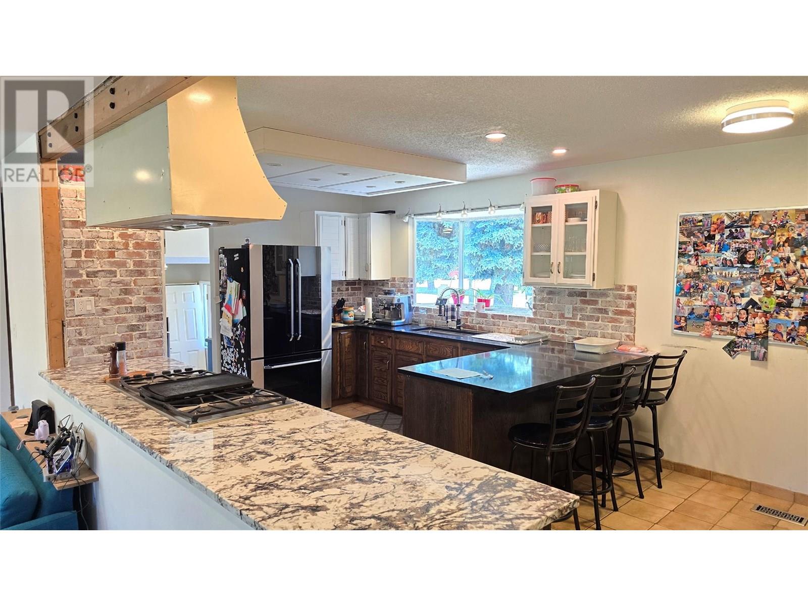 4355 Furiak Road, Kamloops, British Columbia  V2H 1L3 - Photo 3 - 10351619