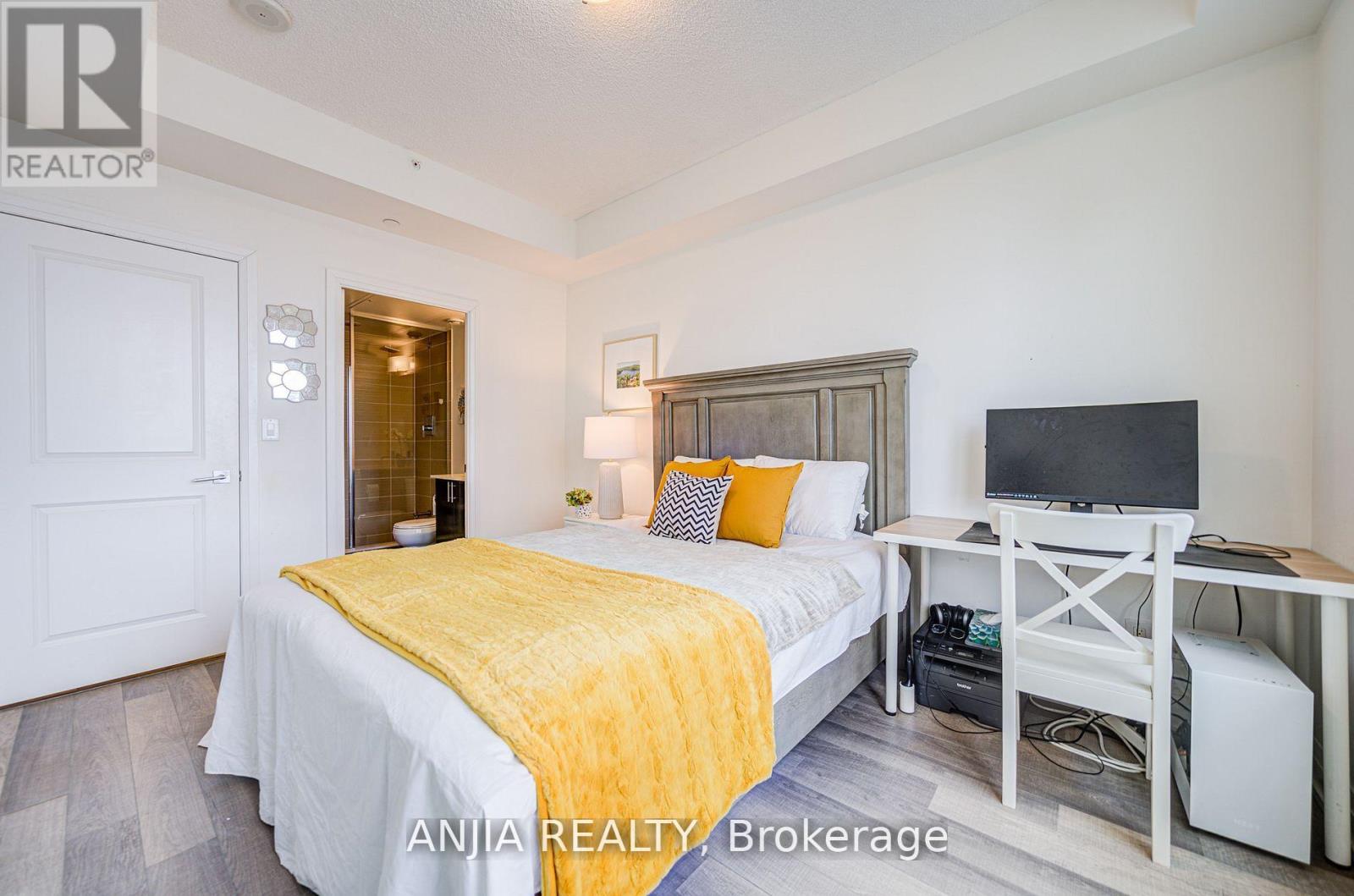 2012 - 7165 Yonge Street, Markham, Ontario  L3T 0C9 - Photo 18 - N12212953