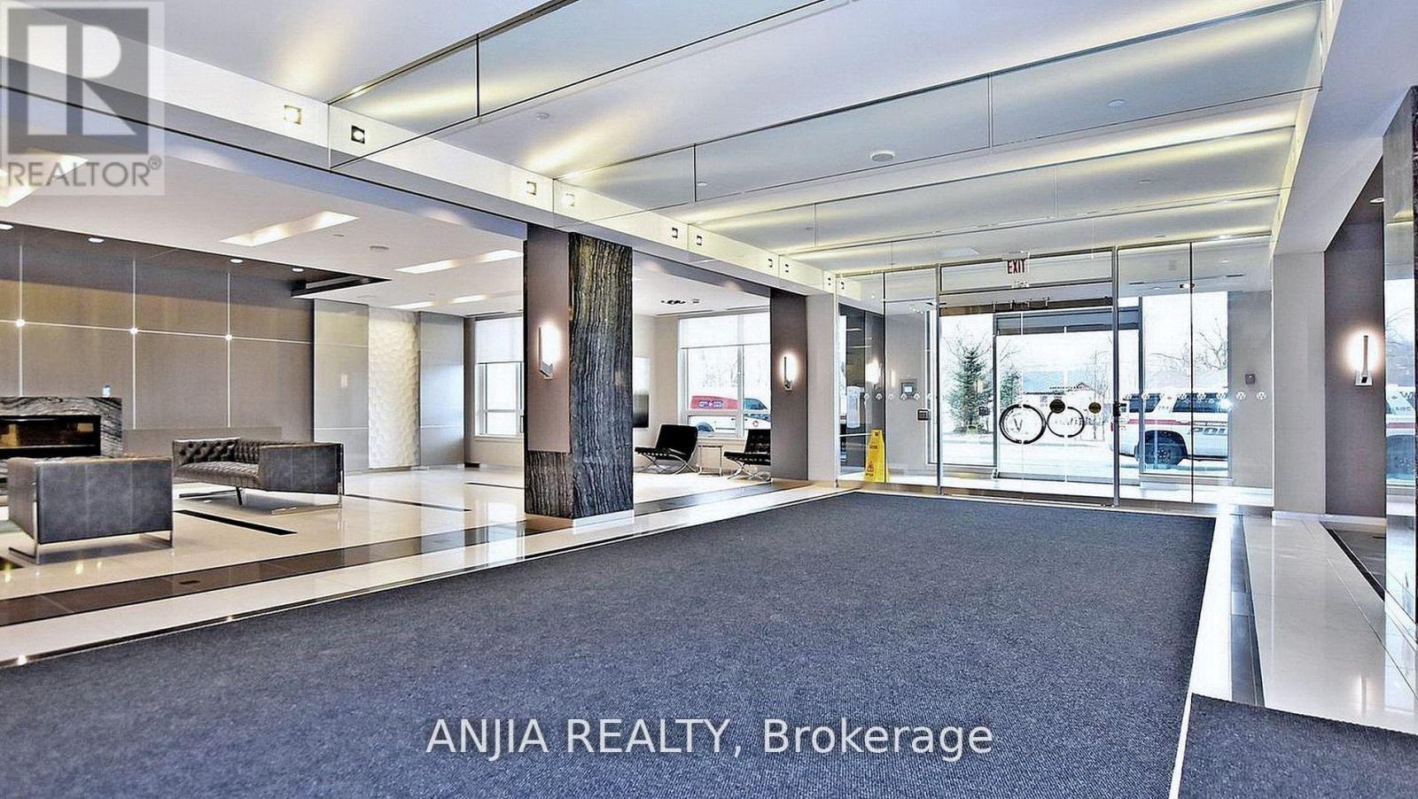 2012 - 7165 Yonge Street, Markham, Ontario  L3T 0C9 - Photo 3 - N12212953