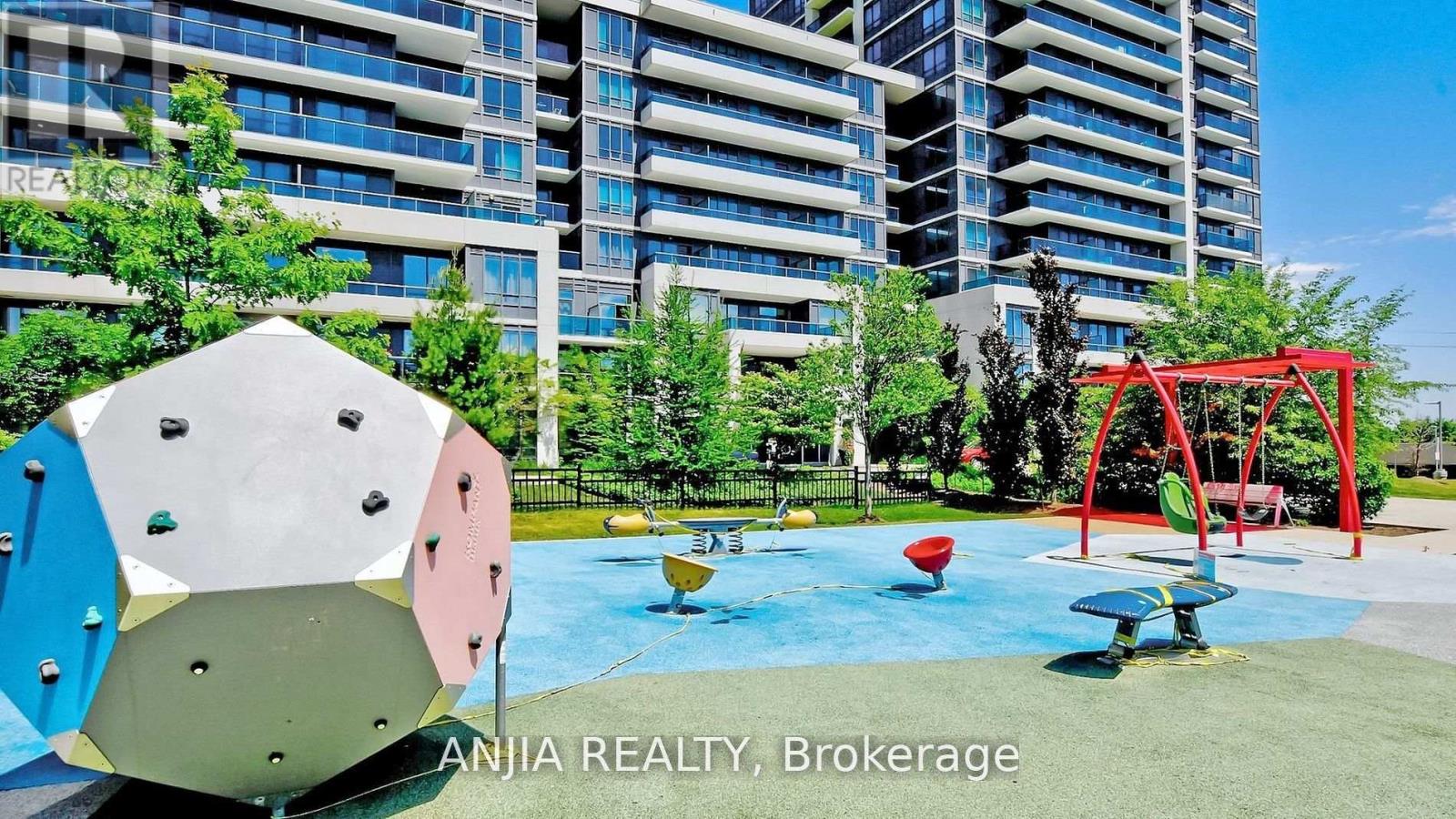 2012 - 7165 Yonge Street, Markham, Ontario  L3T 0C9 - Photo 33 - N12212953