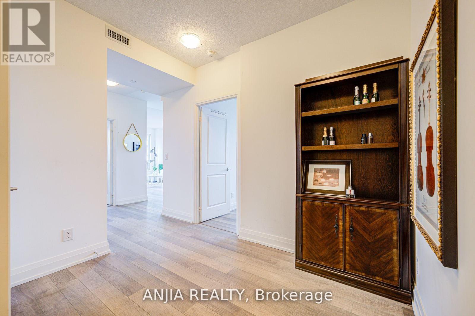 2012 - 7165 Yonge Street, Markham, Ontario  L3T 0C9 - Photo 7 - N12212953