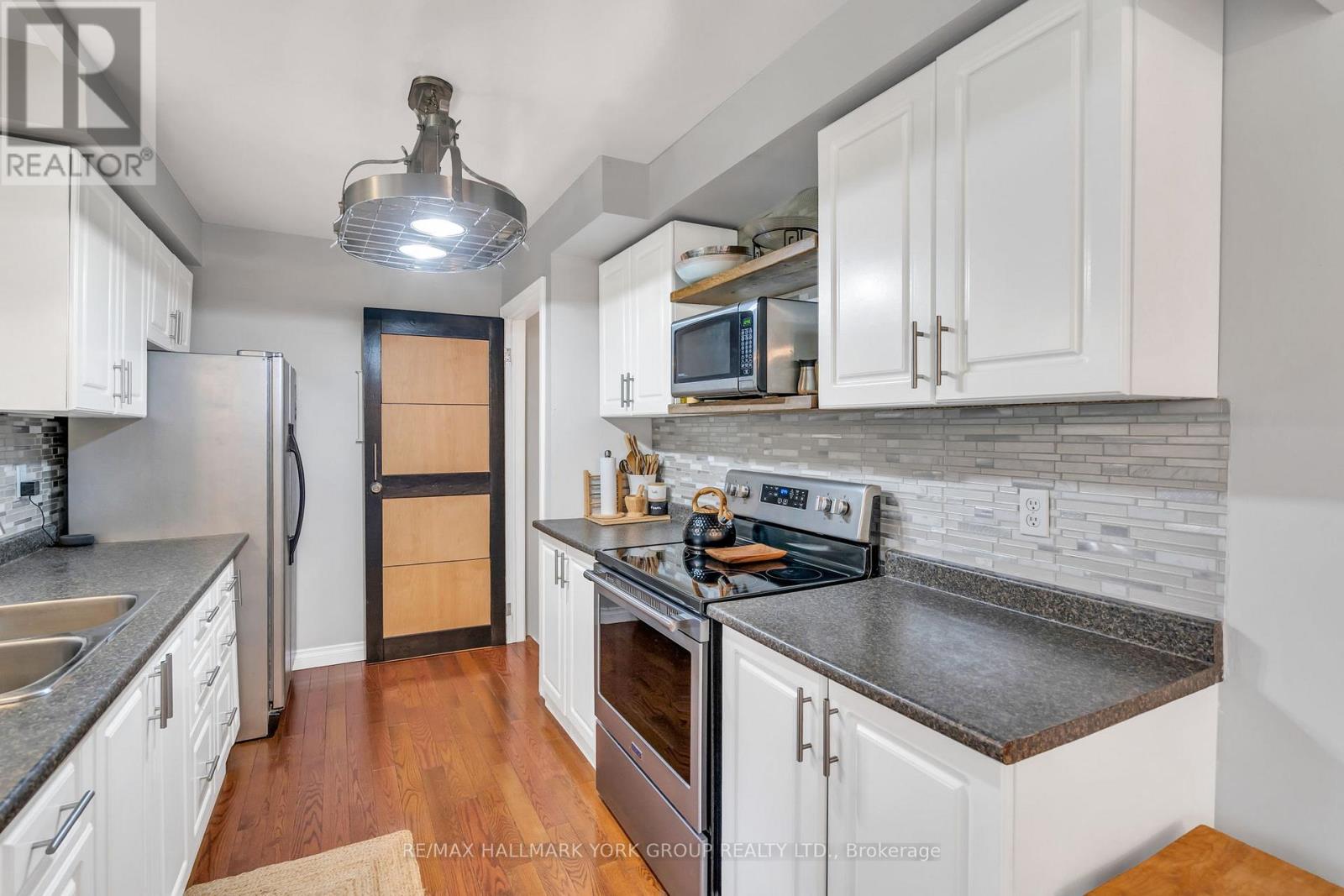 16 James Street, Georgina, Ontario  L0E 1N0 - Photo 15 - N12212983